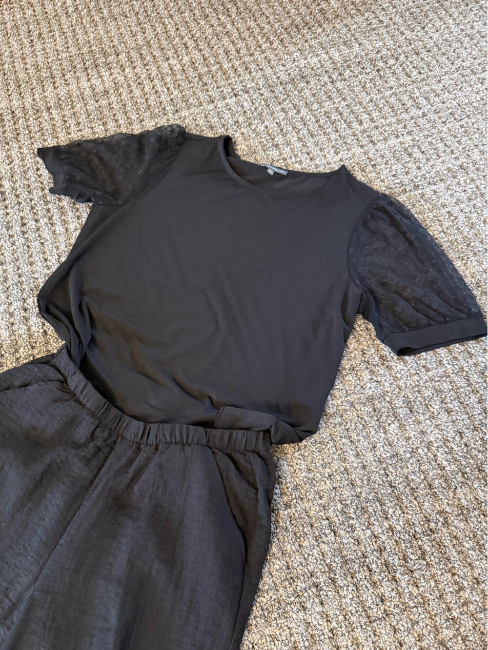 Adrianna Papell Black Lace Short Sleeve Top